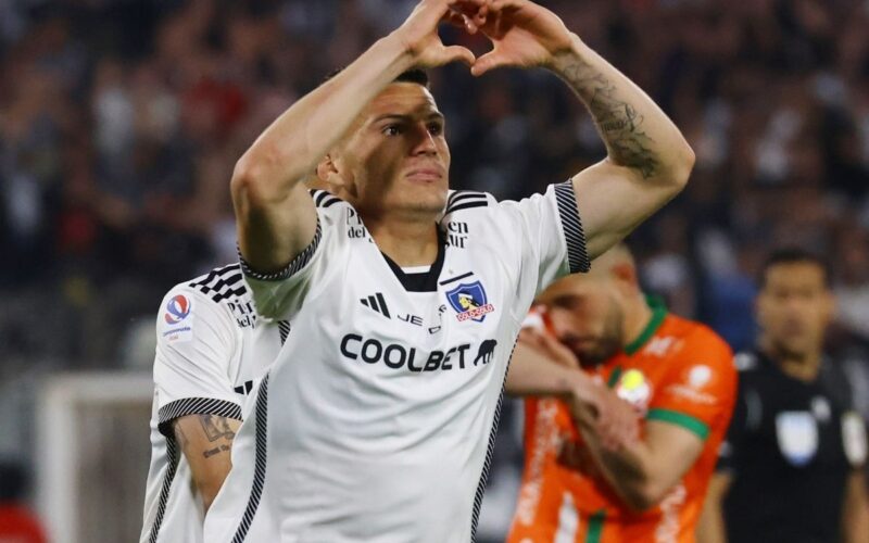 Lucas Cepeda celebrando su gol frente a Cobresal.