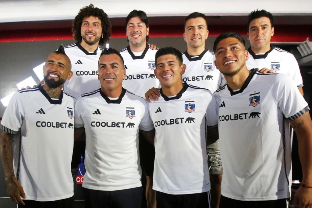 Presentación de la camiseta 2024 de Colo-Colo.