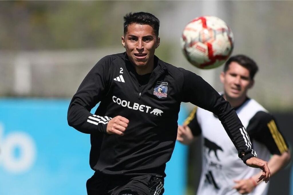 Jonathan Villagra durante un entrenamiento con Colo-Colo.