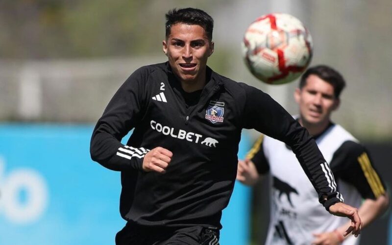 Jonathan Villagra durante un entrenamiento con Colo-Colo.