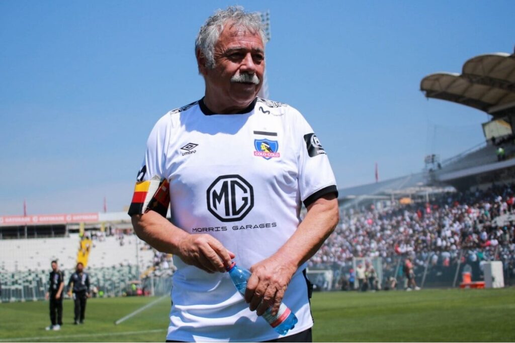 Carlos Caszely en el Estadio Monumental.