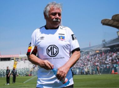 Carlos Caszely en el Estadio Monumental.