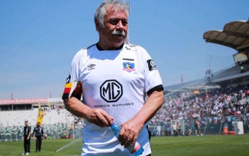 Carlos Caszely en el Estadio Monumental.