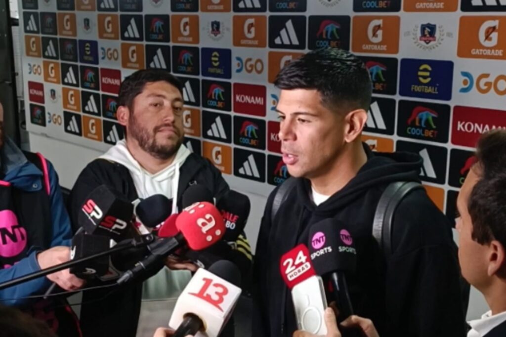 Esteban Pavez en una zona mixta en el Estadio Monumental.