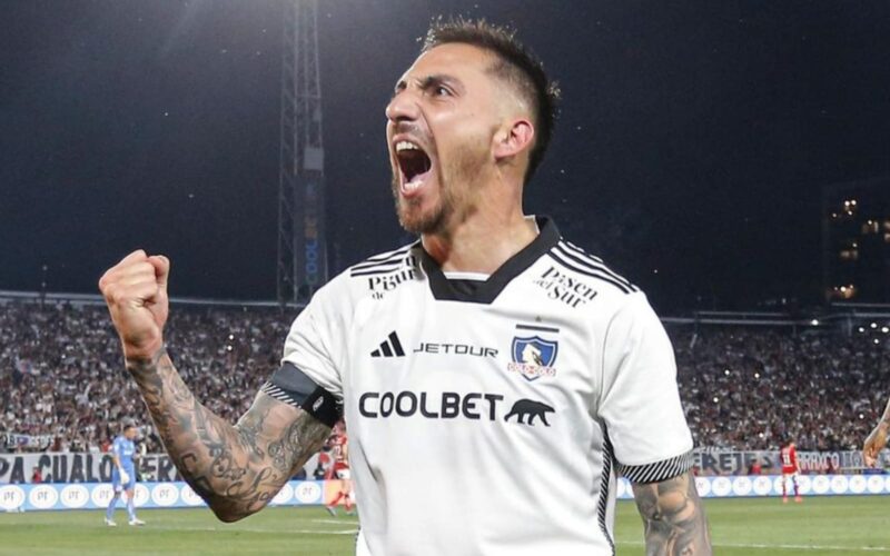 Javier Correa celebrando su gol contra Universidad Católica.