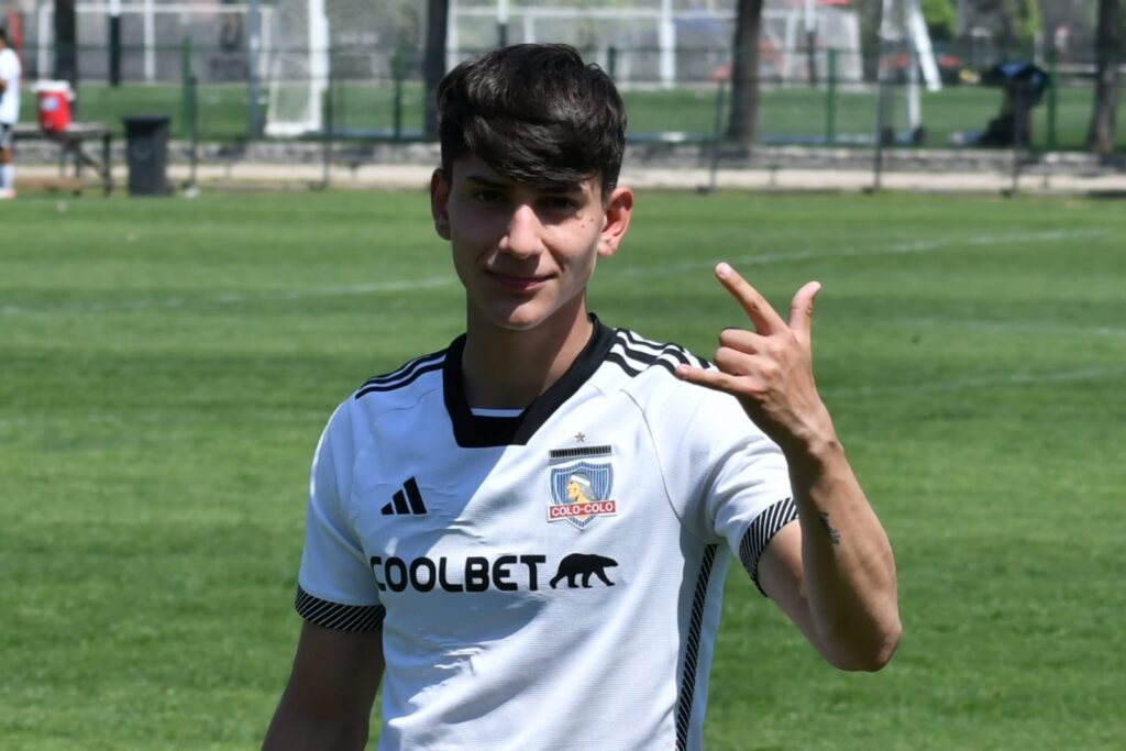 Martín Lucero jugó su primer partido con la camiseta de Colo-Colo.