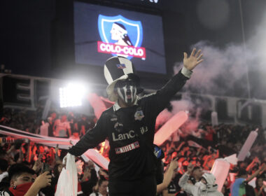 Hincha de Colo-Colo en la Garra Blanca.