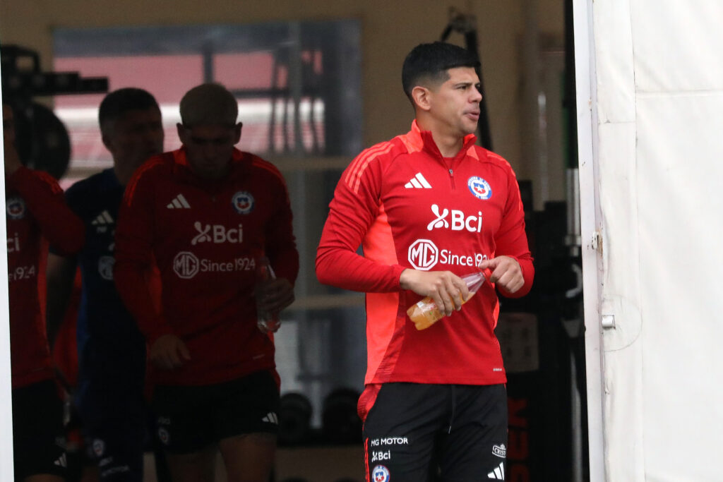 Esteban Pavez con La Roja en Juan Pinto Durán.