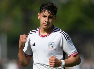 Franco Garrido celebrando uno de sus goles con Colo-Colo Sub-16.