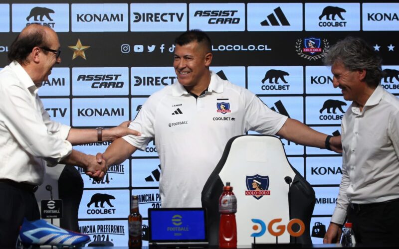 Presentación de Jorge Almirón como nuevo entrenador de Colo-Colo.