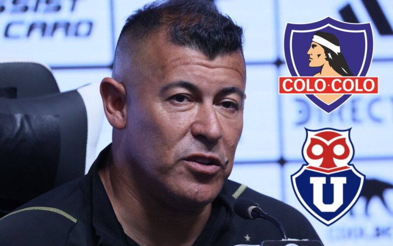 Jorge Almirón junto al escudo de Colo-Colo y Universidad de Chile.