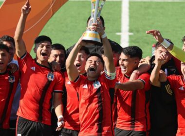 Colo-Colo Proyección celebrando la obtención de la Copa Futuro.