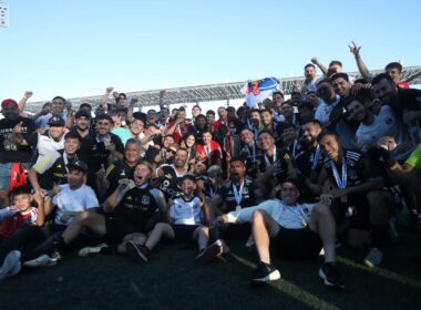 Jugadores de Colo-Colo celebrando el título 34