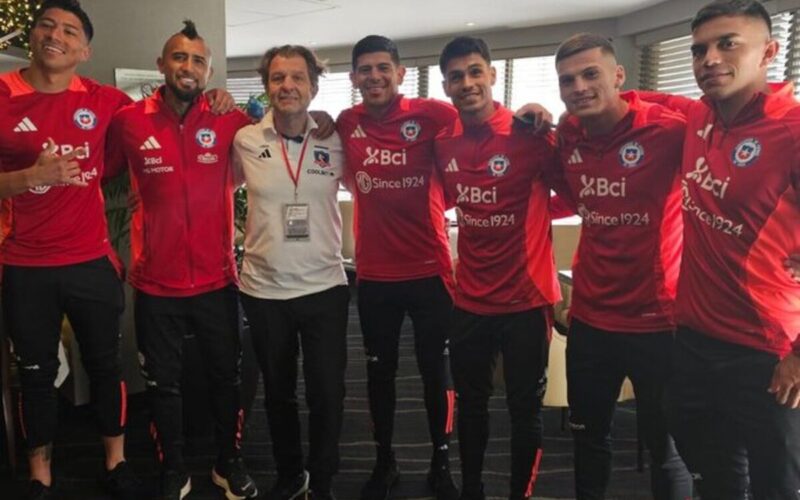 Jugadores de Colo-Colo en la Selección Chilena junto a Aníbal Mosa.