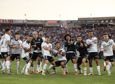 Jugadores de Colo-Colo celebrando.