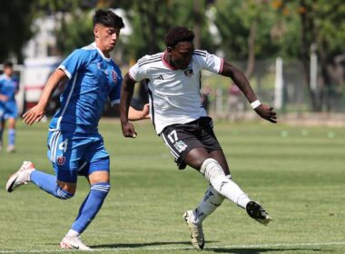 Manley Clerveaux convirtiendo un gol por Colo-Colo frente a Universidad de Chile por el Torneo sub 18.