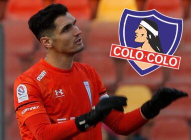 Primer plano de Matías Dituro junto al escudo de Colo-Colo.