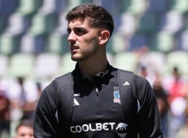 Bruno Gutiérrez con indumentaria de Colo-Colo.