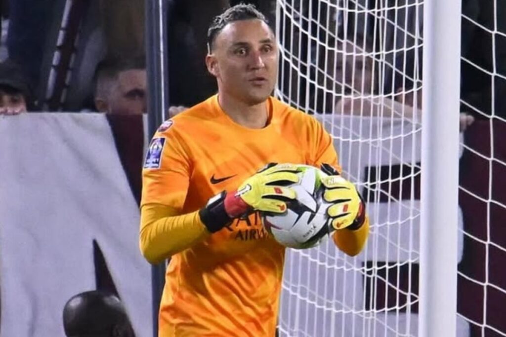 El portero Keylor Navas con la camiseta del PSG.