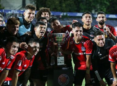 Colo-Colo disputando la Serie Río de La Plata.