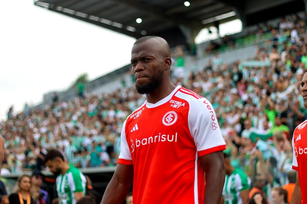 Enner Valencia con la camiseta de Internacional de Porto Alegre.