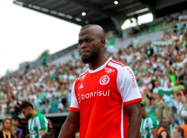 Enner Valencia con la camiseta de Internacional de Porto Alegre.