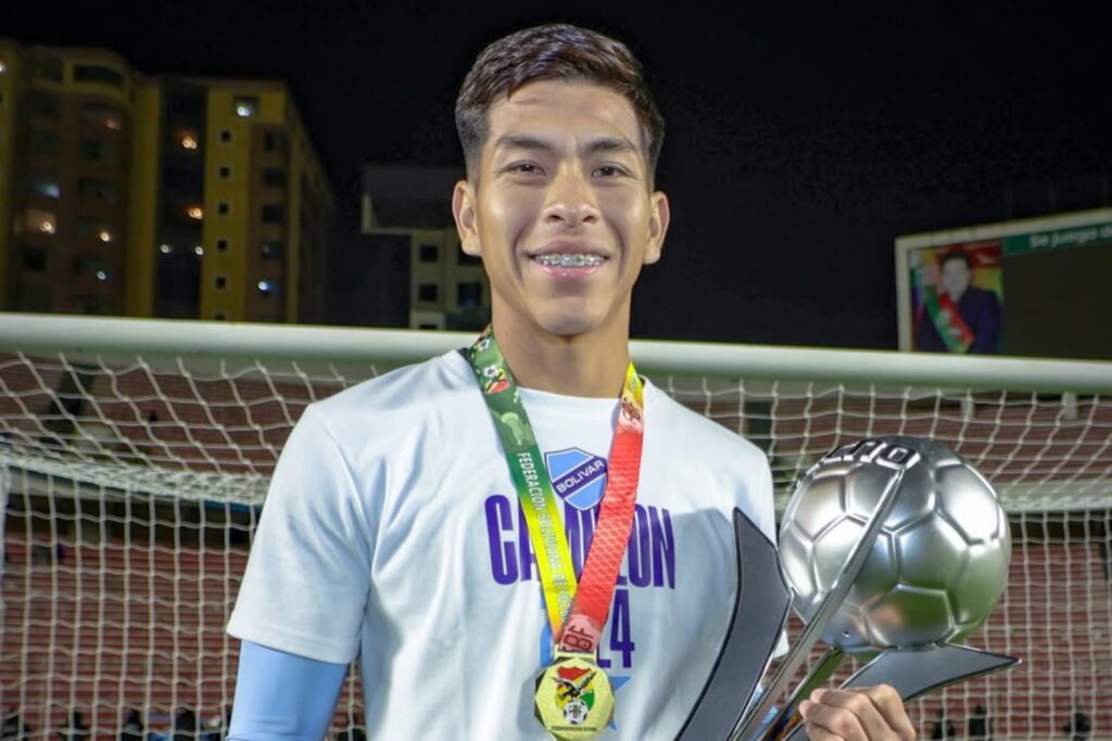 Ervin Vaca  celebrando el título de Primera División Boliviana.