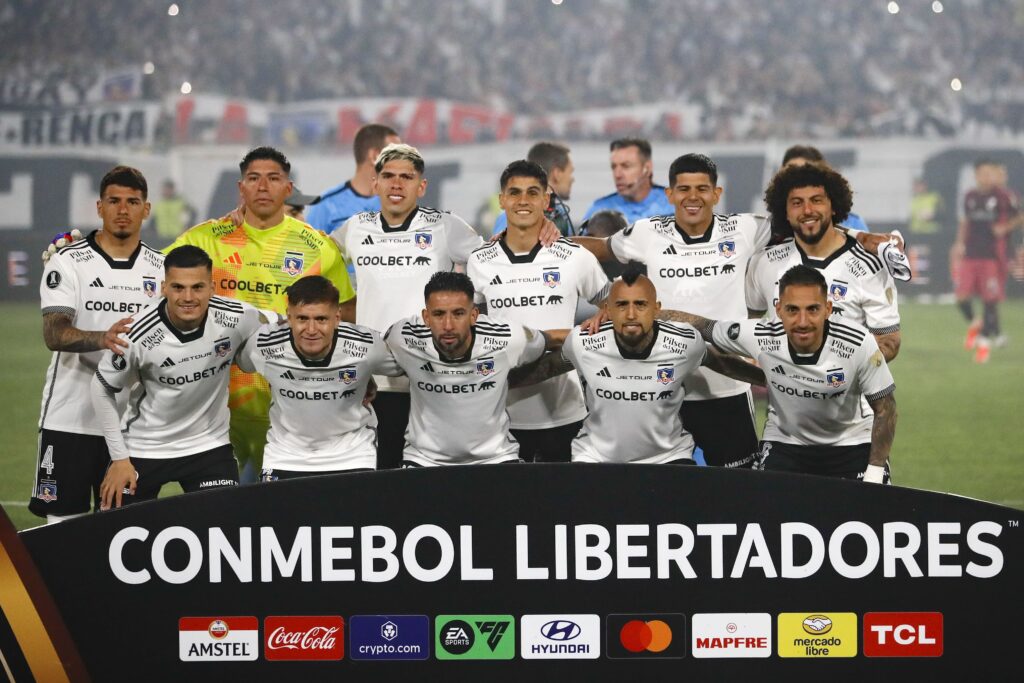 Formación de Colo-Colo vs River Plate en la Copa Libertadores 2024.