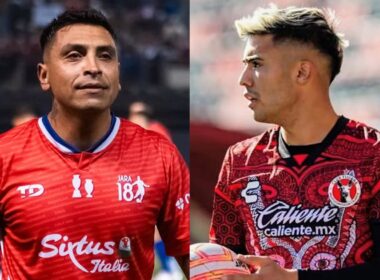 Gonzalo Jara y Nicolás Díaz con camiseta de Xolos de Tijuana.