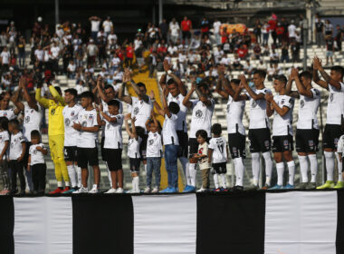 Jugadores de Colo-Colo presentados en la Noche Alba 2020.