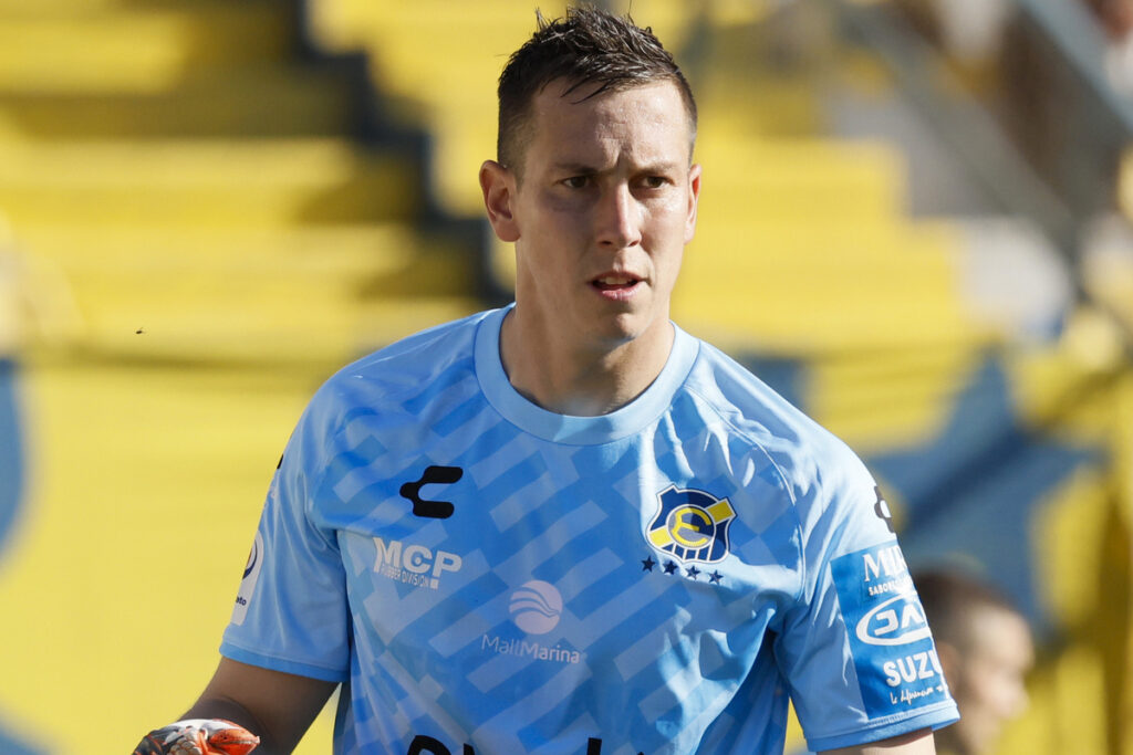 Ignacio González con la camiseta de Everton de Viña del Mar.