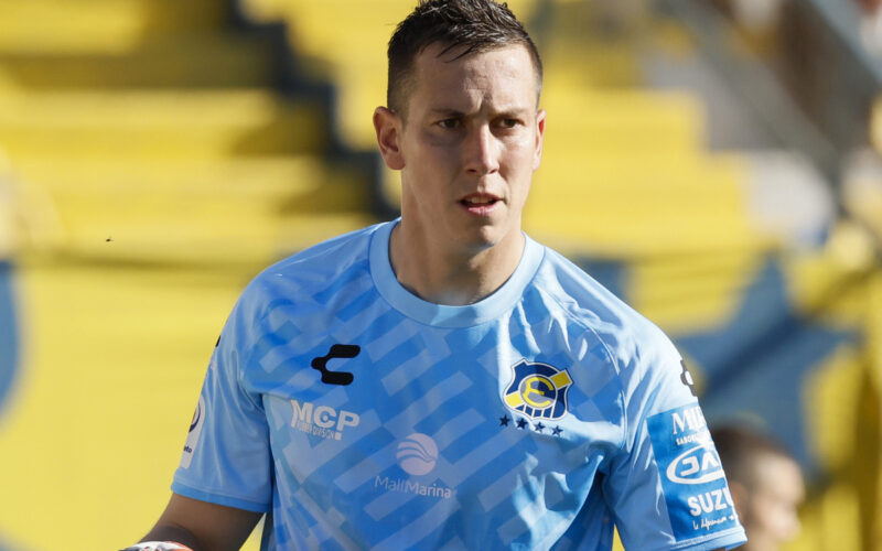 Ignacio González con la camiseta de Everton de Viña del Mar.