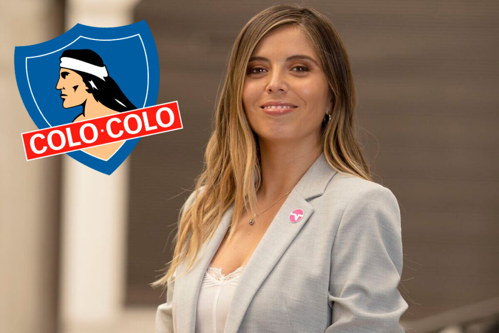 Primer plano de Verónica Bianchi sonriendo junto al escudo de Colo-Colo.