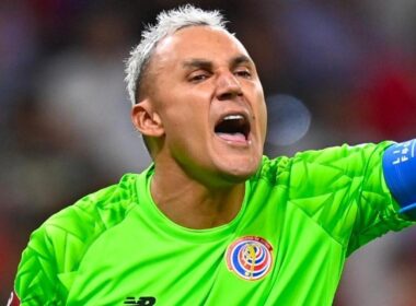 Primer plano de Keylor Navas con la camiseta de la Selección de Costa Rica.