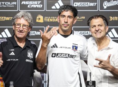 Daniel Morón, Salomón Rodríguez y Aníbal Mosa en la presentación del delantero.