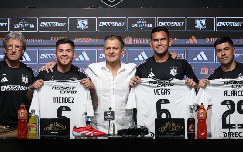 Colo-Colo presentó a tres nuevos refuerzos para 2025.