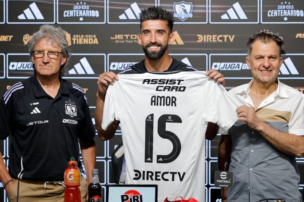 Emiliano Amor durante su presentación en Colo-Colo.