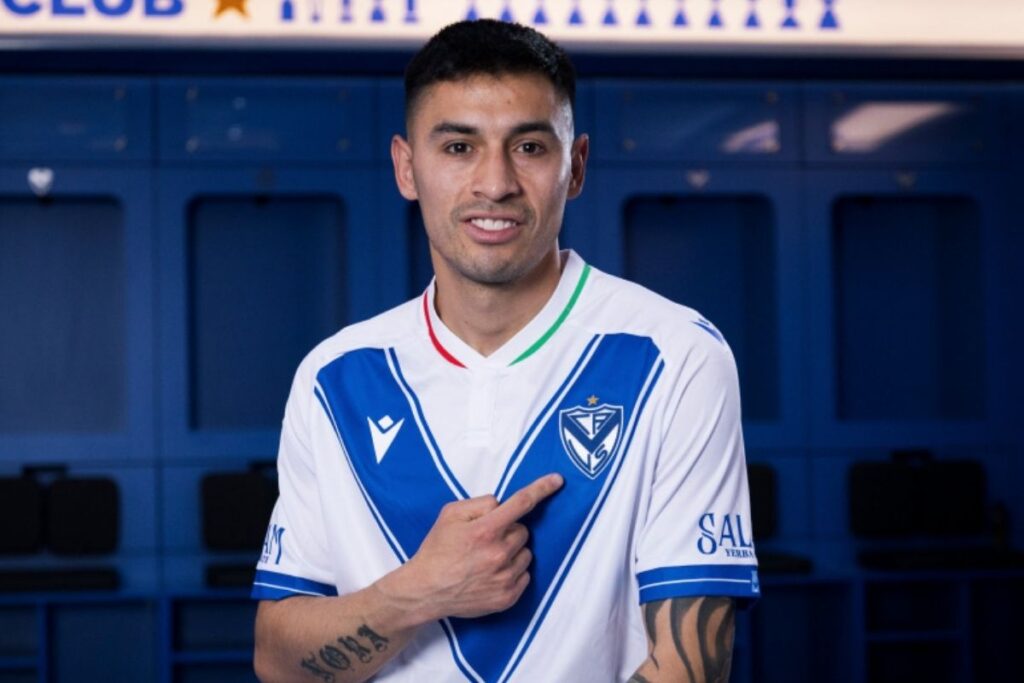 Claudio Baeza es presentado en Vélez Sarsfield.