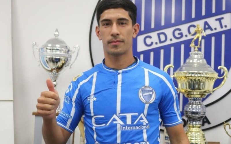 Salomón Rodríguez con la camiseta de Godoy Cruz.