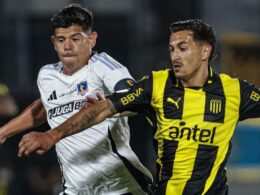 Esteban Pavez en el duelo de Colo-Colo frente a Peñarol.