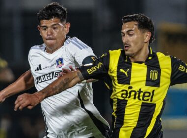 Esteban Pavez en el duelo de Colo-Colo frente a Peñarol.