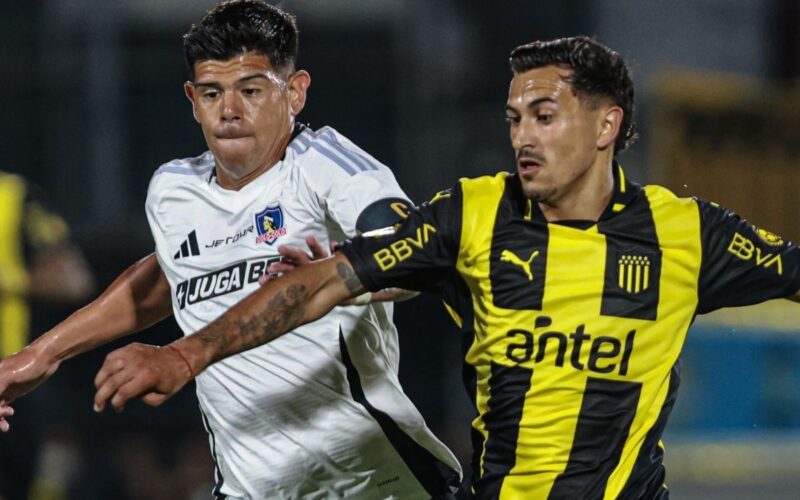 Esteban Pavez en el duelo de Colo-Colo frente a Peñarol.