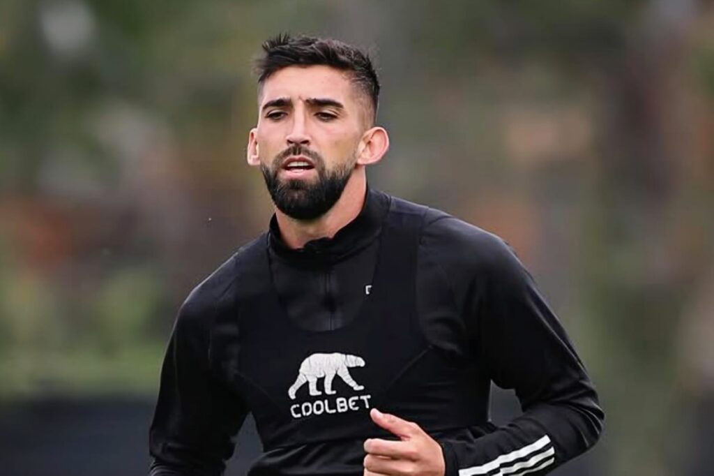 Emiliano Amor entrenando en el Estadio Monumental.