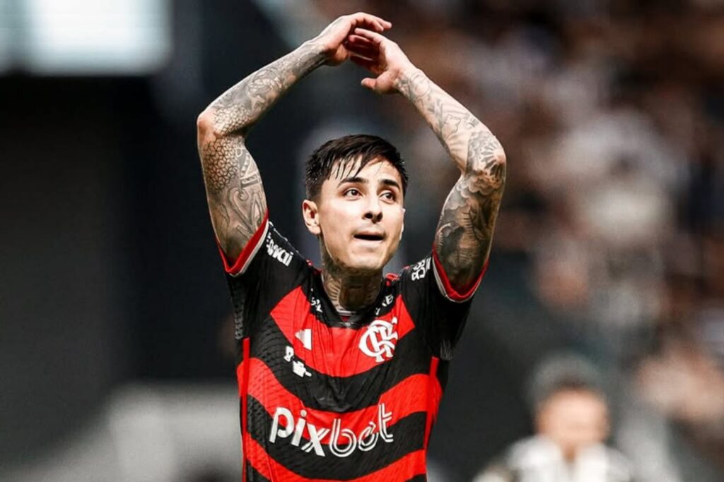 Erick Pulgar con la camiseta de Flamengo.