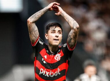 Erick Pulgar con la camiseta de Flamengo.