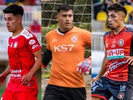 Felipe Yáñez, Julio Fierro y Dylan Portilla con camisetas de Unión la Calera, Deportes Copiapó y Deportes LImache.