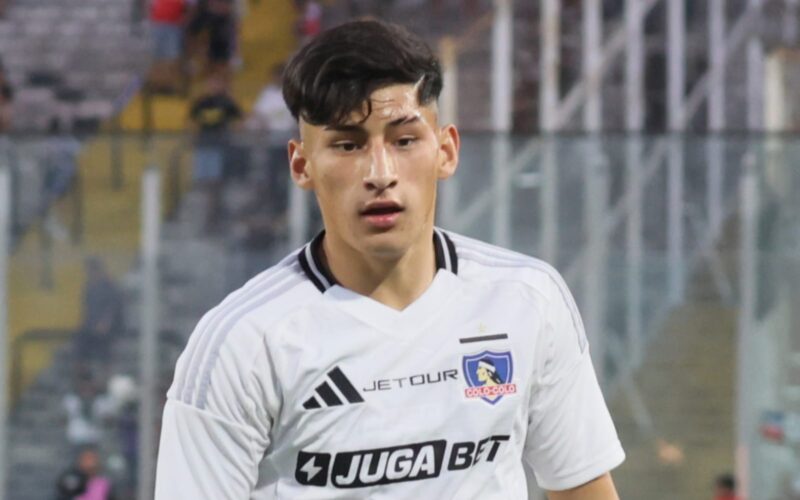 Francisco Marchant con la camiseta de Colo-Colo.