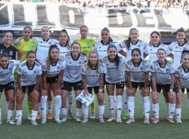 Jugadoras de Colo-Colo Femenino formadas para una foto.