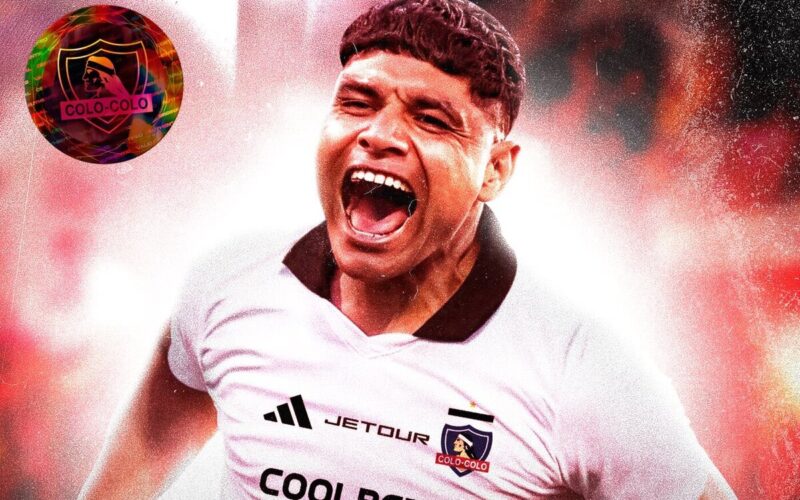 Claudio Aquino con la camiseta de Colo-Colo.