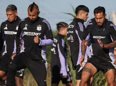 Jugadores de Colo-Colo entrenando.